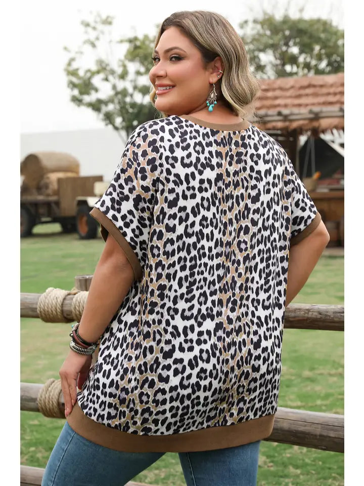 Plus Size Leopard Short Sleeve Top 🐆
